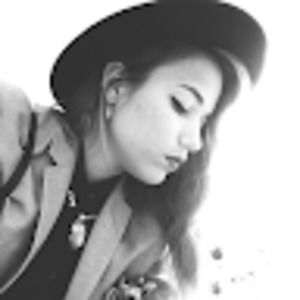 Meet your Posher, Vittoria